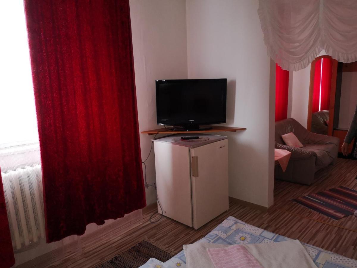 Hotel Biela Labut Michalovce Esterno foto