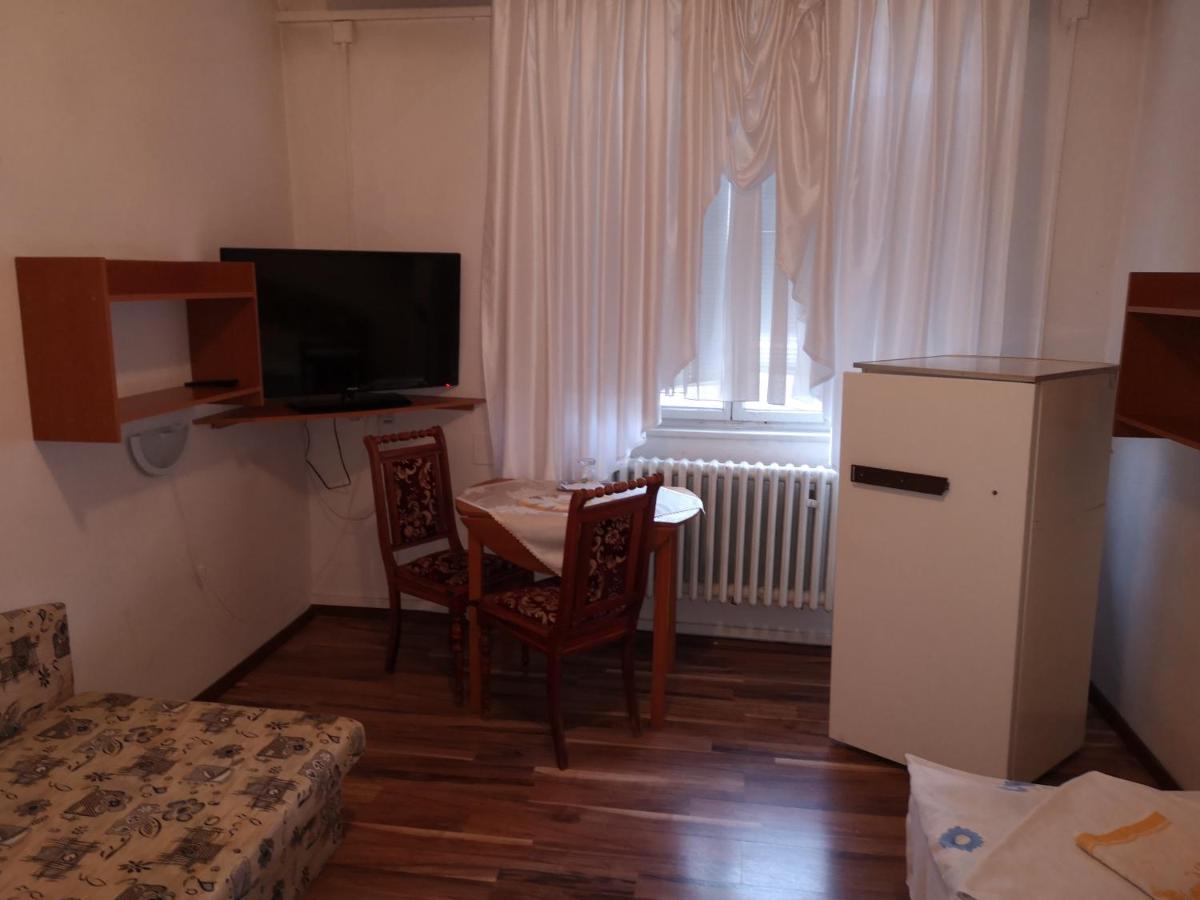 Hotel Biela Labut Michalovce Esterno foto