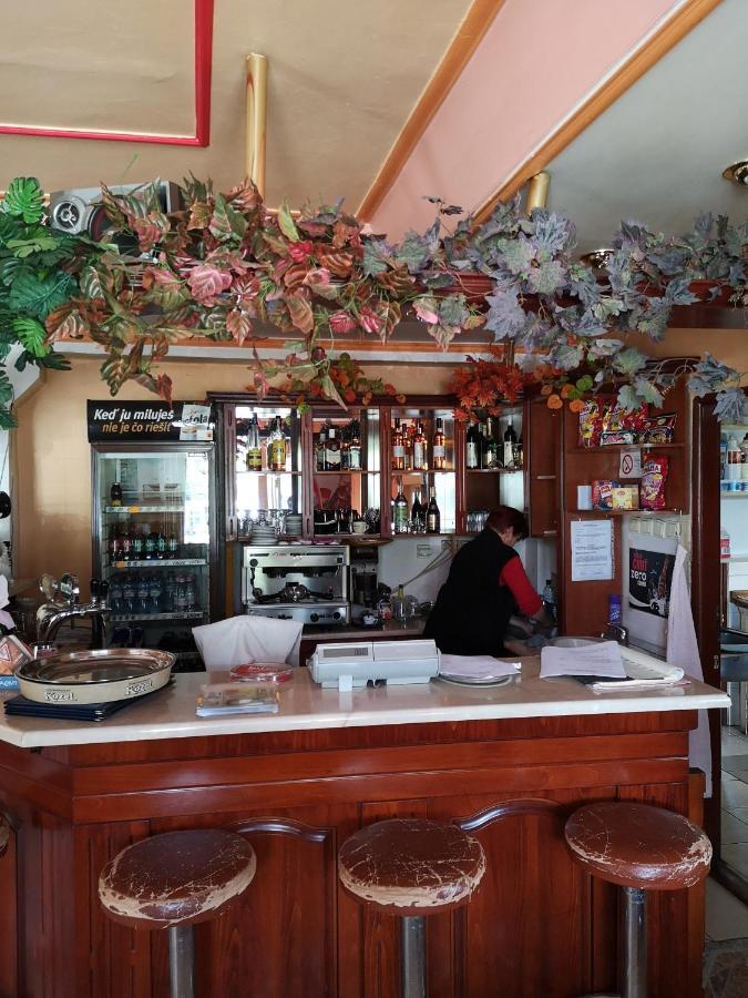 Hotel Biela Labut Michalovce Esterno foto